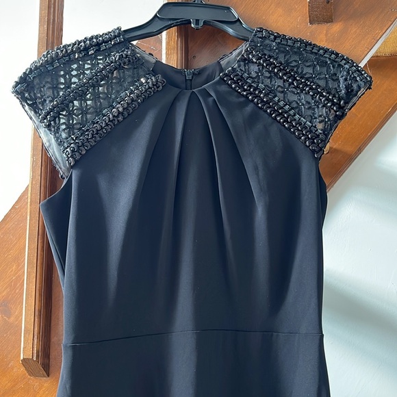 Badgley Mischka beaded cap sleeves gown. 4 - Picture 7 of 11